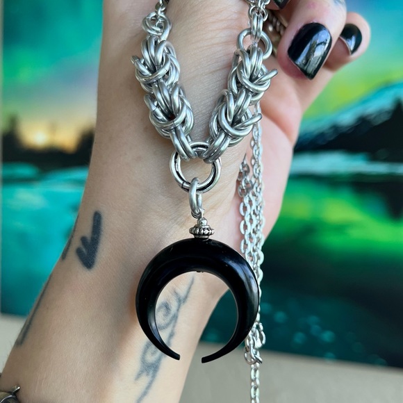 Handmade maille necklace up side down black horns crescent moon lunula boho goth - Picture 8 of 13
